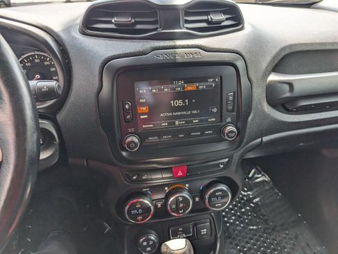 Used 2016 Jeep Renegade Trailhawk w/ Premium Trailhawk Package AWD/4WD image 22