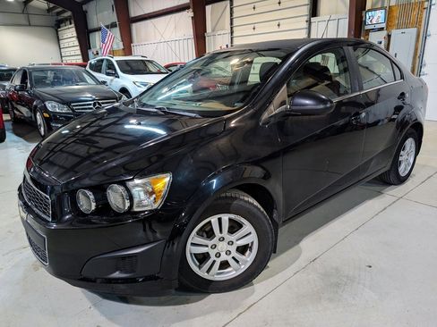 Used 2015 Chevrolet Sonic LT FWD image 1