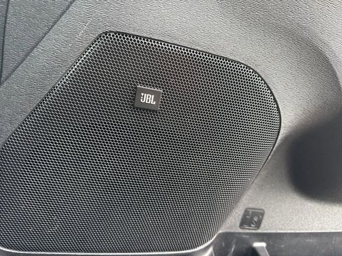 Used 2017 Toyota Sienna Limited image 21