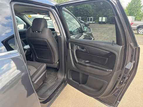 Used 2016 Chevrolet Traverse LT w/ Style and Technology Package AWD/4WD image 11