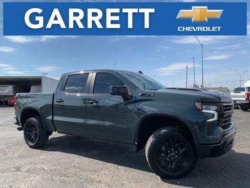 Used 2025 Chevrolet Silverado 1500 LT Trail Boss w/ Dark Appearance Package image 1