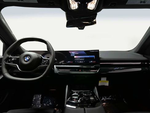 Certified 2024 BMW 530i w/ Convenience Package image 11