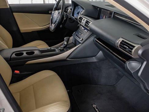 Used 2016 Lexus IS 200t RWD image 12