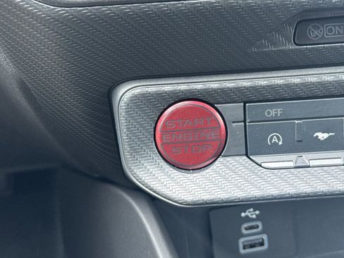 Used 2025 Ford Mustang Coupe RWD image 22