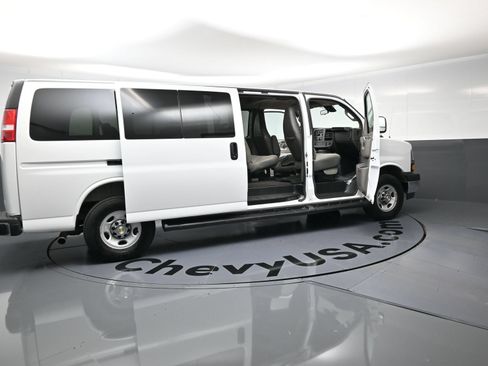 Used 2025 Chevrolet Express 3500 LT w/ LT Preferred Equipment Group RWD image 26
