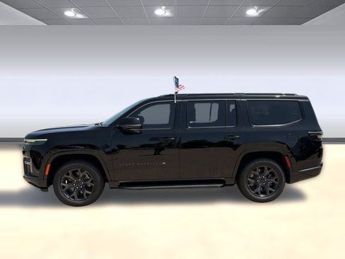 New 2026 Jeep Grand Wagoneer Limited AWD/4WD image 2