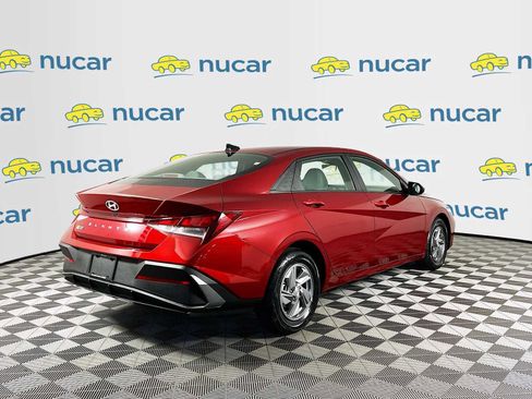 Certified 2024 Hyundai Elantra SE image 7