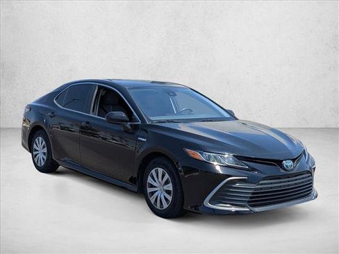 Used 2021 Toyota Camry LE FWD image 3