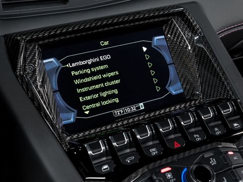 Used 2018 Lamborghini Aventador S image 25