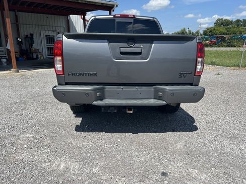Used 2019 Nissan Frontier SV w/ Value Truck Package RWD image 5