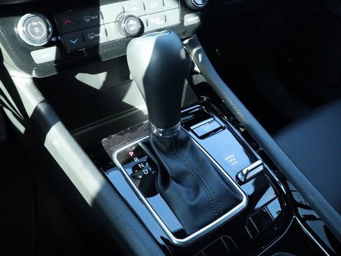 New 2026 Jeep Compass Latitude image 8