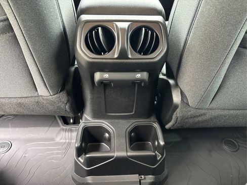 New 2025 Jeep Gladiator Sport image 32