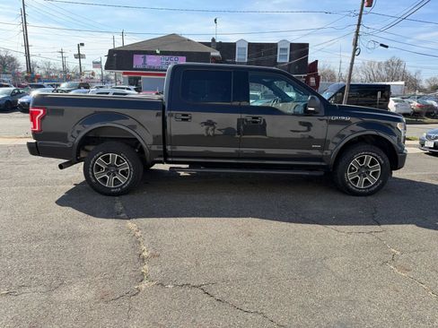 Used 2015 Ford F150 XLT w/ Equipment Group 302A Luxury AWD/4WD image 18