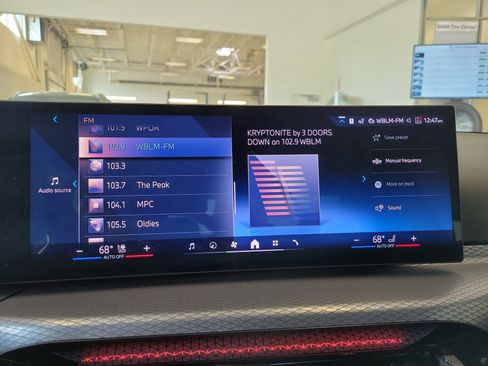 New 2026 BMW 330i xDrive Sedan w/ M Sport Package AWD/4WD image 23