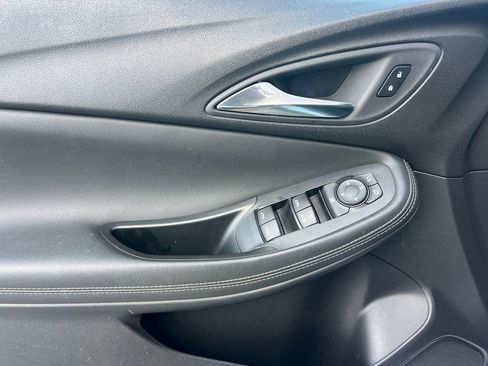 Used 2024 Buick Encore GX Sport Touring image 10