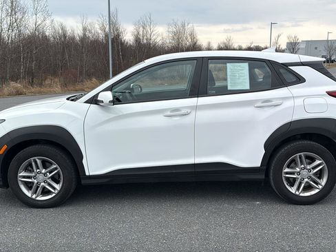 Used 2023 Hyundai Kona SE w/ Cargo Package image 12