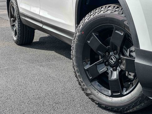 New 2026 Honda Ridgeline Black Edition image 3
