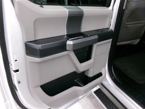 Used 2016 Ford F150 XLT w/ Equipment Group 302A Luxury AWD/4WD image 29