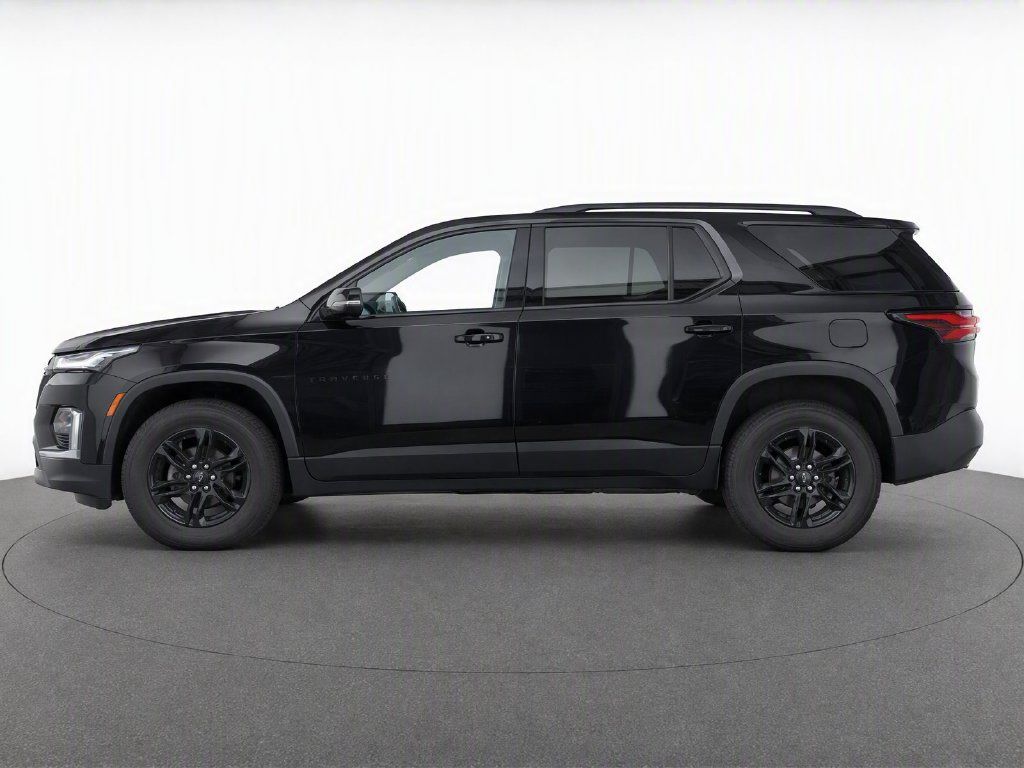 Used 2023 Chevrolet Traverse LT w/ Midnight/Sport Edition AWD/4WD image 5