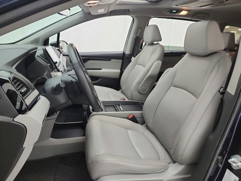 Used 2023 Honda Odyssey Touring image 15