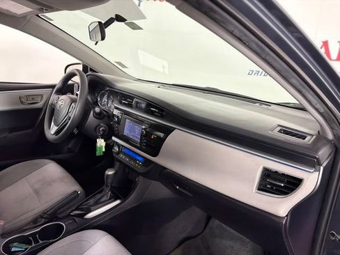 Used 2015 Toyota Corolla LE FWD image 17