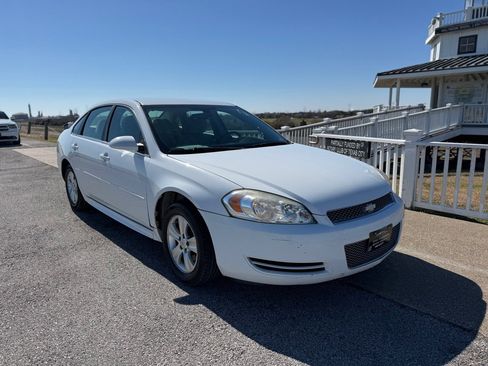 Used 2014 Chevrolet Impala Limited LS image 3
