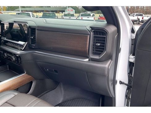 Used 2024 Chevrolet Silverado 3500 High Country w/ Technology Package image 18