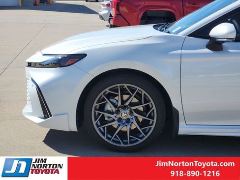 Used 2025 Toyota Camry XSE w/ Premium Plus Package image 9