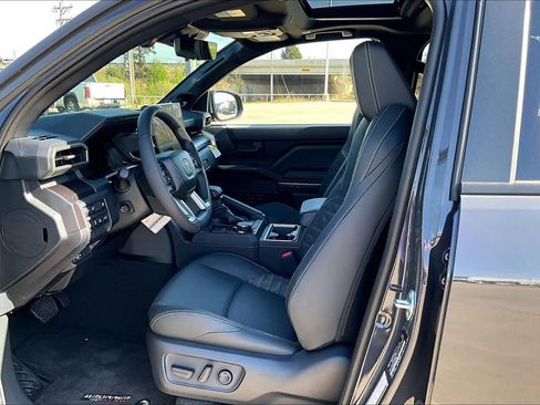 New 2026 Toyota 4Runner TRD Off-Road Premium AWD/4WD image 9