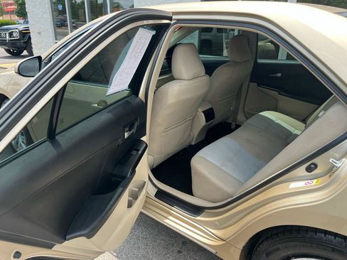 Used 2012 Toyota Camry LE FWD image 14