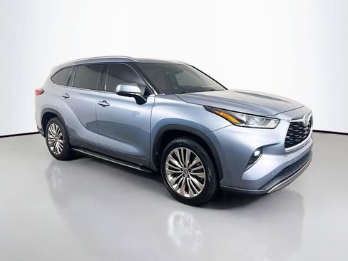 Used 2022 Toyota Highlander Platinum FWD image 27