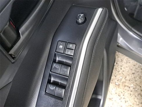 Used 2023 Toyota Highlander LE image 23