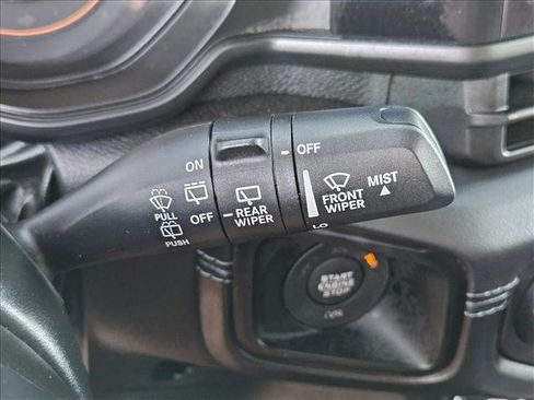 Used 2026 Jeep Wrangler Unlimited Rubicon AWD/4WD image 16