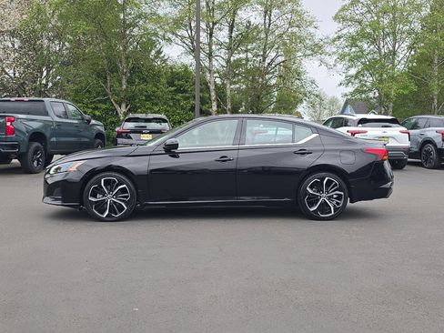 Used 2023 Nissan Altima 2.5 SR w/ SR Premium Package FWD image 6