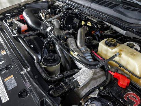 Used 2017 Ford F250 Lariat w/ Chrome Package image 48