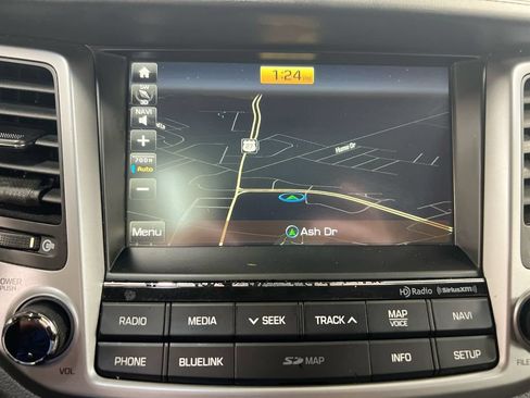 Used 2016 Hyundai Tucson Limited w/ Option Group 03 FWD image 15