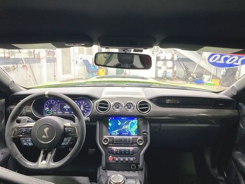 Used 2020 Ford Mustang Shelby GT500 w/ Technology Package image 20