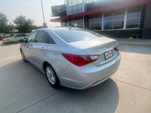 Used 2011 Hyundai Sonata GLS w/ Popular Equipment Pkg 2 FWD image 9