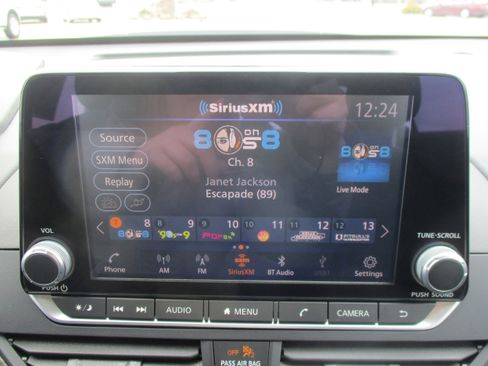 Used 2025 Nissan Altima 2.5 SV image 17