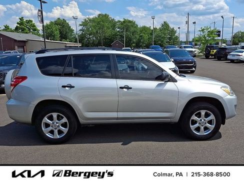 Used 2011 Toyota RAV4 2WD w/ Base L4 Extra Value Pkg image 9