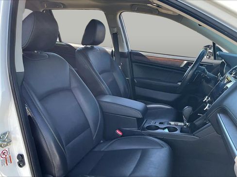 Used 2019 Subaru Outback 2.5i Limited AWD/4WD image 8
