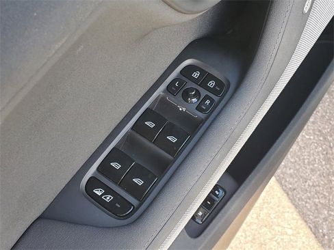 Used 2024 Polestar Polestar 2 w/ Pilot Pack image 9