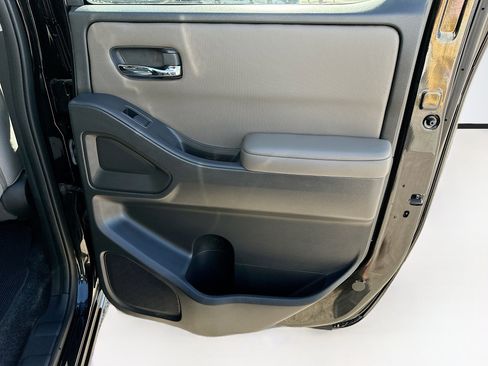 Used 2024 Nissan Frontier SV w/ SV Convenience Package image 28