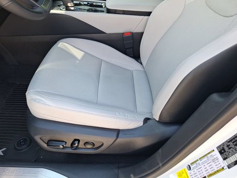 Used 2025 Lexus RX 350 Premium w/ Convenience Package FWD image 15