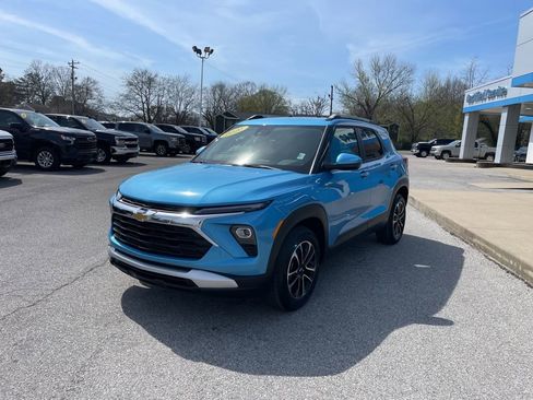 New 2026 Chevrolet TrailBlazer LT w/ Convenience Package FWD image 3