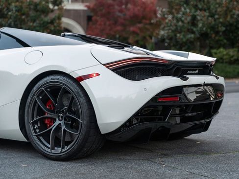 Used 2021 McLaren 720S Spider image 68