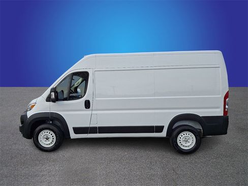 Used 2024 RAM ProMaster 2500 w/ Safety Group image 7