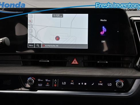 Used 2025 Kia Sportage X-Line w/ Premium Package AWD/4WD image 16