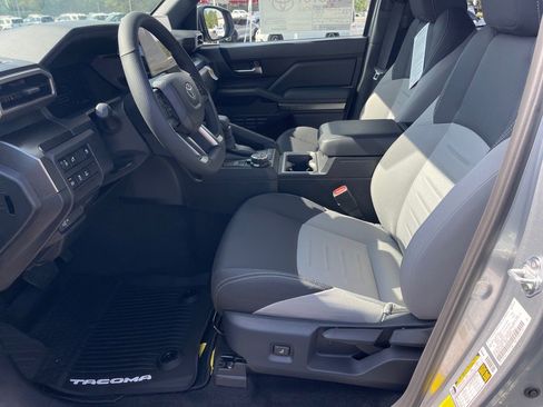 New 2025 Toyota Tacoma TRD Off-Road image 9