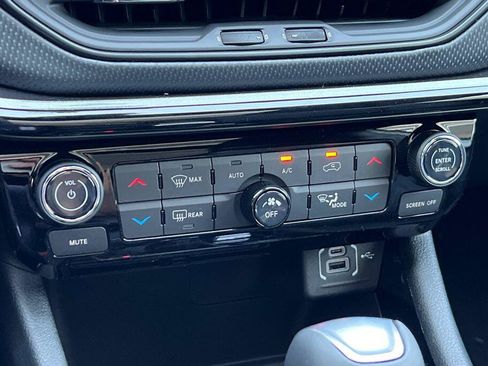 New 2026 Jeep Compass Limited w/ Sun, Sound & Navigation Group AWD/4WD image 21